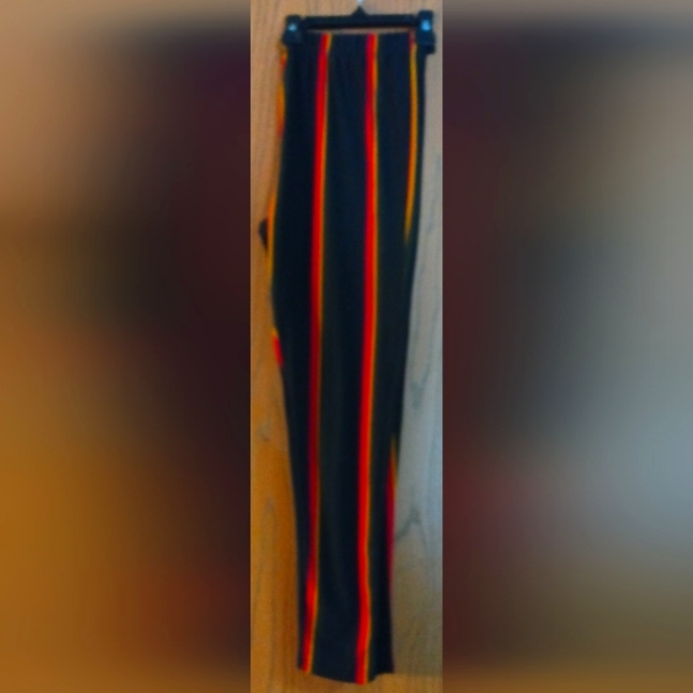 Feathers Striped Pants size L.          10-040
